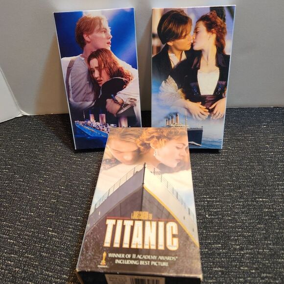 Titanic VHS 2-Tape Boxed Set Leonardo Dicaprio Kate Winslet - Picture 1 of 4